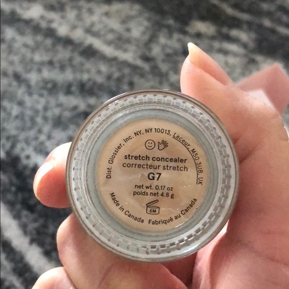 Glossier skin tint and concealer - Picture 4 of 7